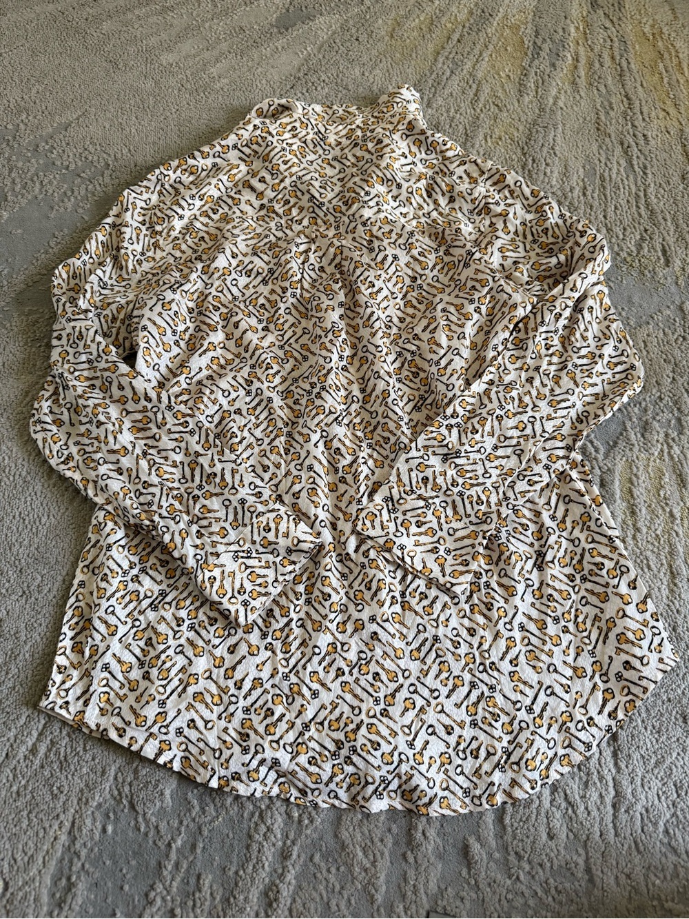 Chico's long sleeve blouse keys novelty print button front Top Cream gold small - Picture 7 of 8